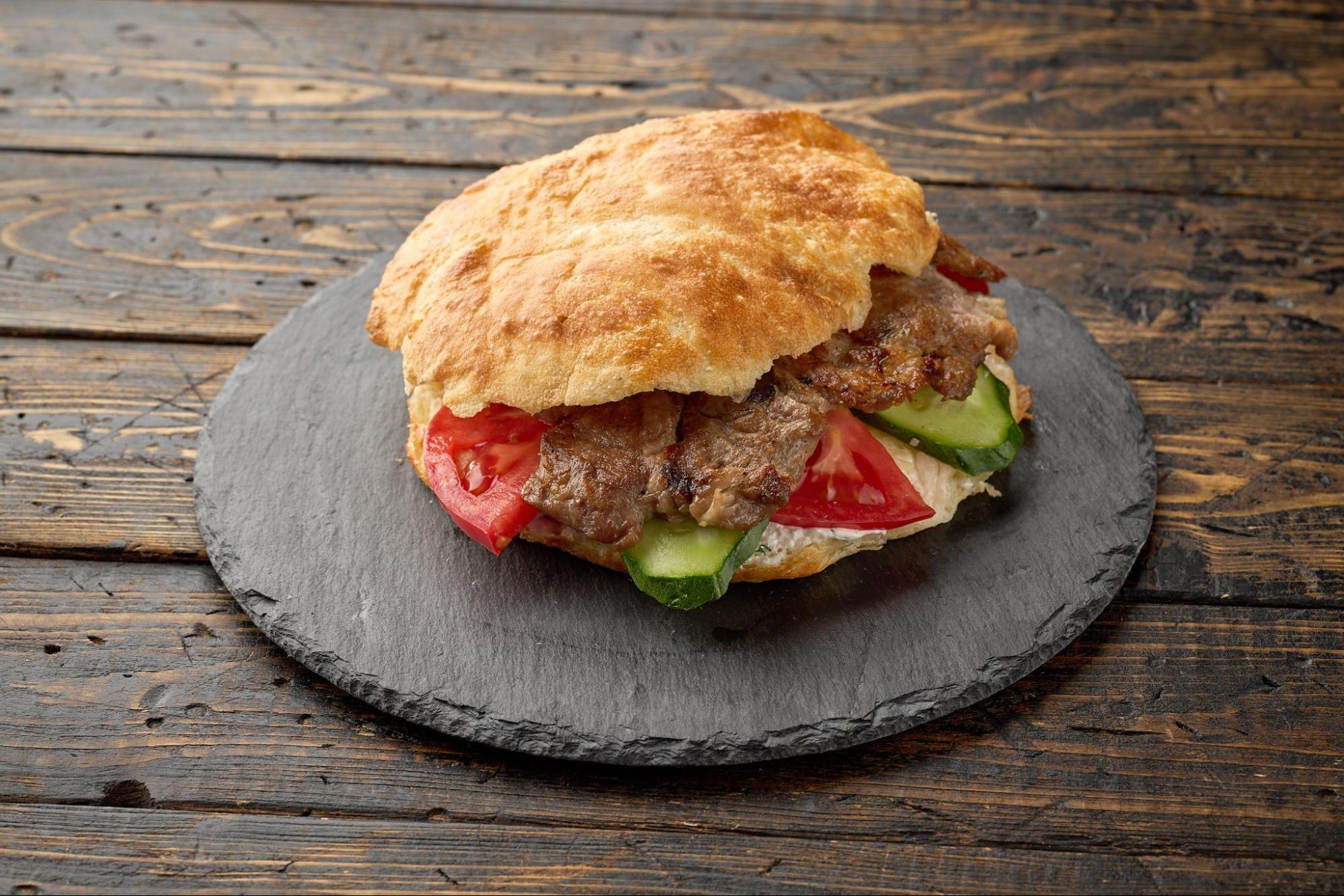 Бургер со свиной шеей